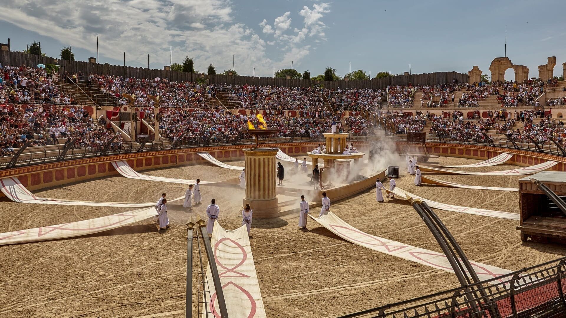 Puy du Fou : le génie des spectacles révélé
