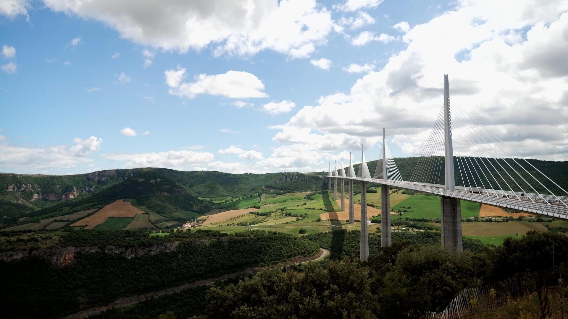 L'A75 : sur la route du viaduc de Millau