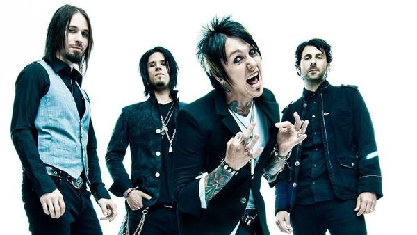 RISE OF THE ROACH - PAPA ROACH IN TORONTO