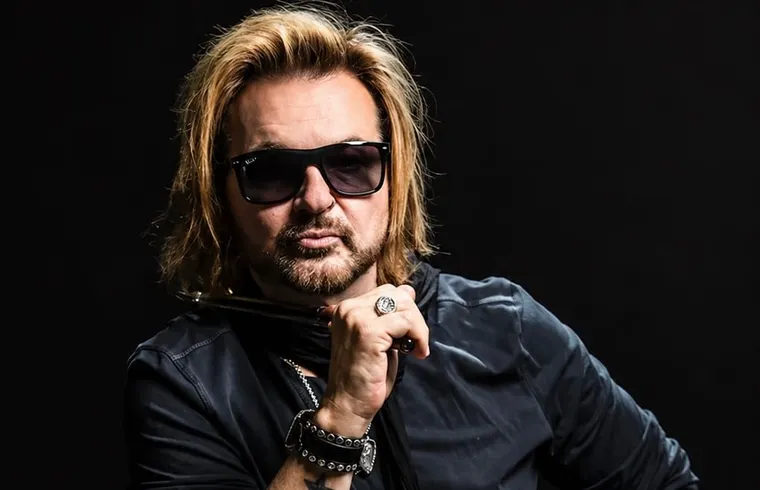 Rikki Rockett Gets Candid: Life, Rock ’n’ Roll & The Stories Behind the Drum Kit