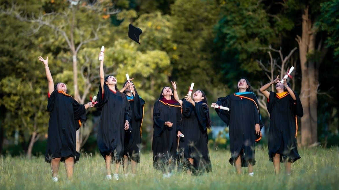 For High School Seniors #LetUsPray