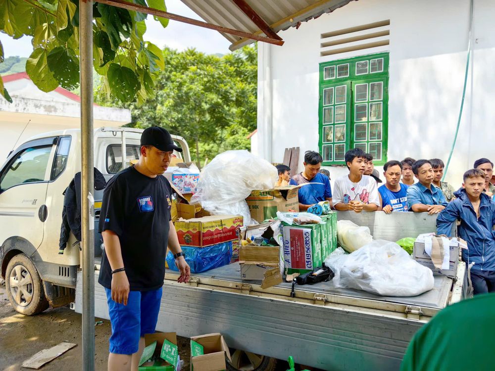 BMW Car Club Vietnam Supports Flood Relief Efforts in Lào Cai Province post image