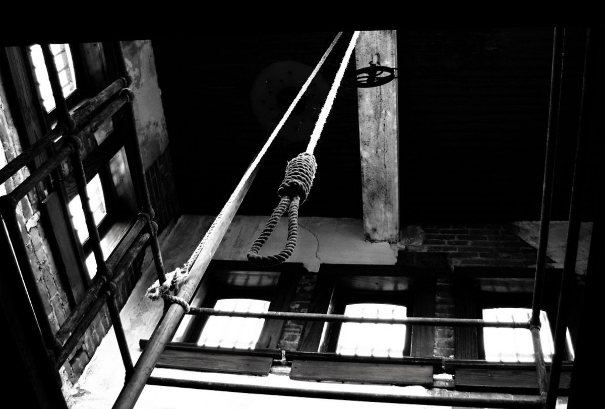Executions by hanging of ISIS fighters, an attempt to create more sectarianism?