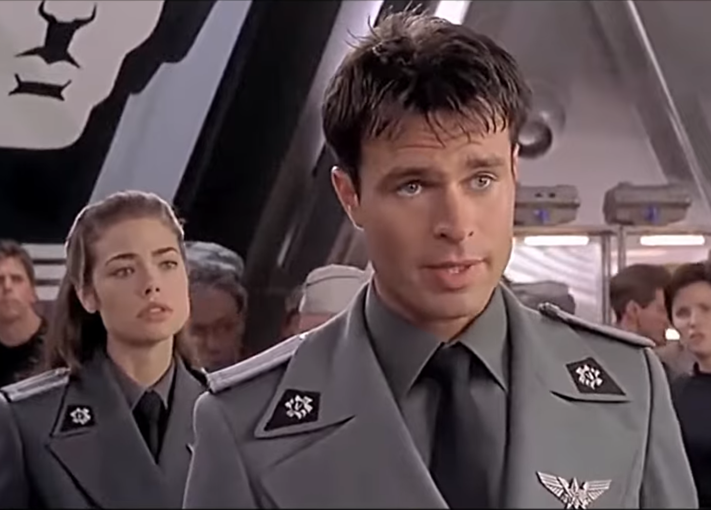 Patrick Muldoon and Denise Richards in Starship Troopers.