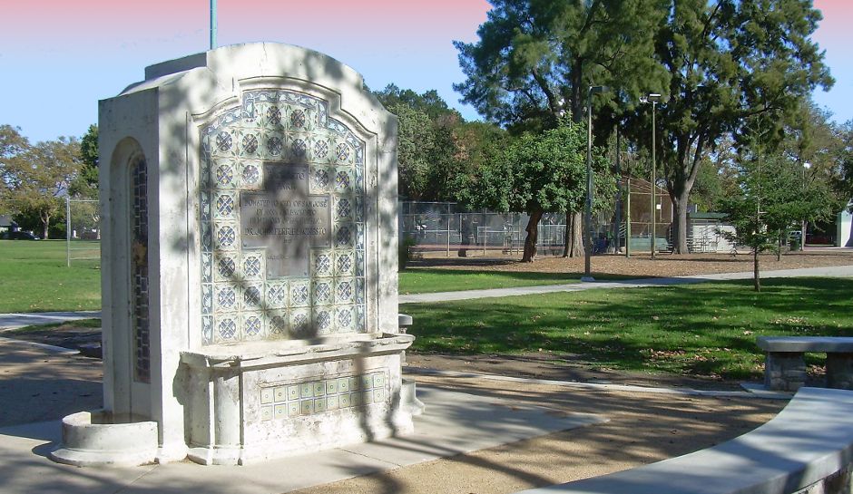 Backesto Park fountain in San Jose, CA