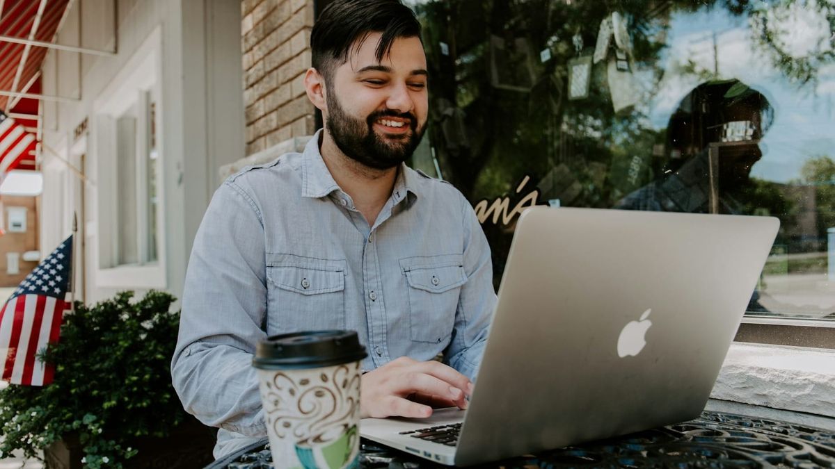 15 Side Hustles With No Money to Start in 2026 (That actually works!)