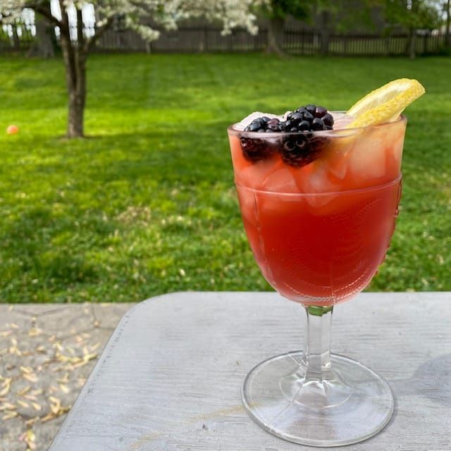 COCKTAIL: The Gilded Lily