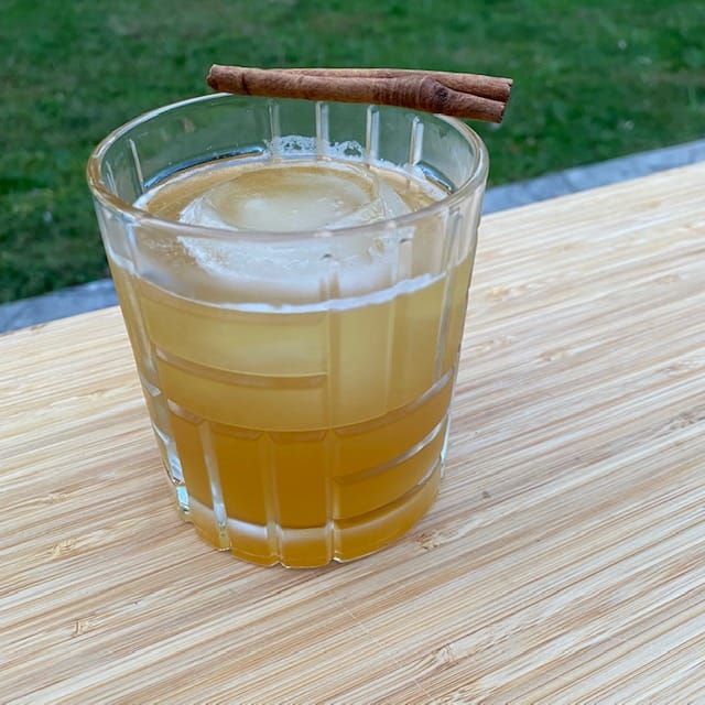 COCKTAIL: The Caramel Apple