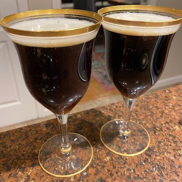 COCKTAIL: Black Velvet