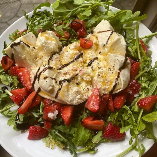 RECIPE: Strawberry-Burrata Salad