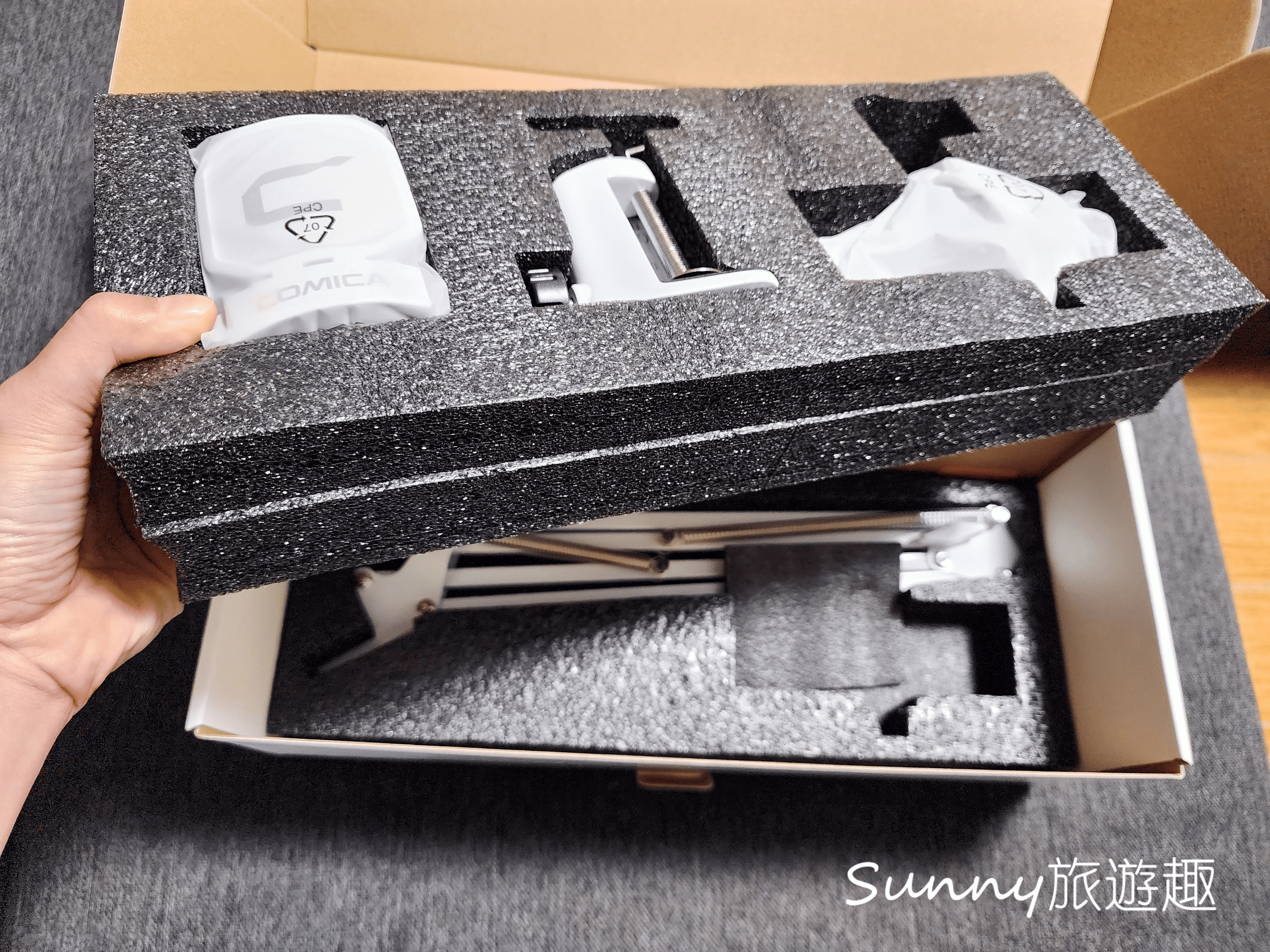 COMICA -EJoy Uni Pro 電容式無線麥克風開箱實測.無線麥克風開箱