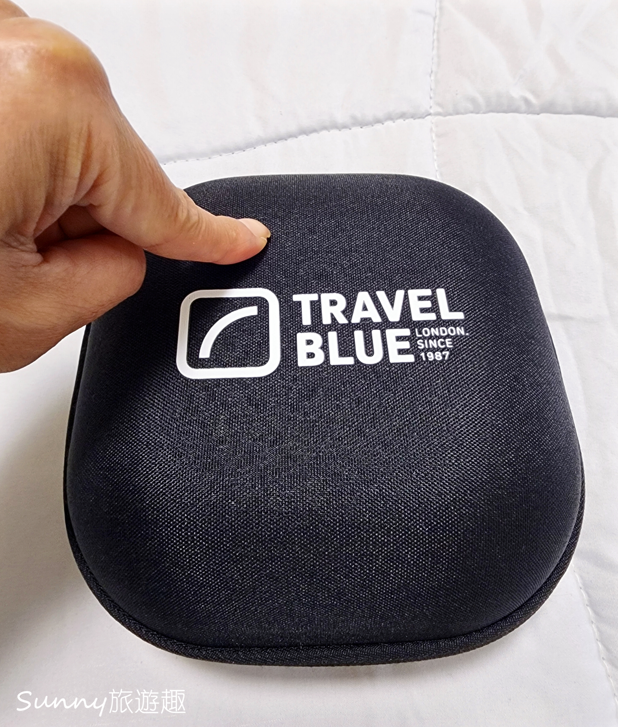 Travel Blue 寧靜頸枕 收納盒