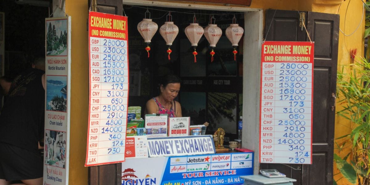 Feature image for 4 ways a stronger Aussie dollar stretches your $7,310 holiday budget