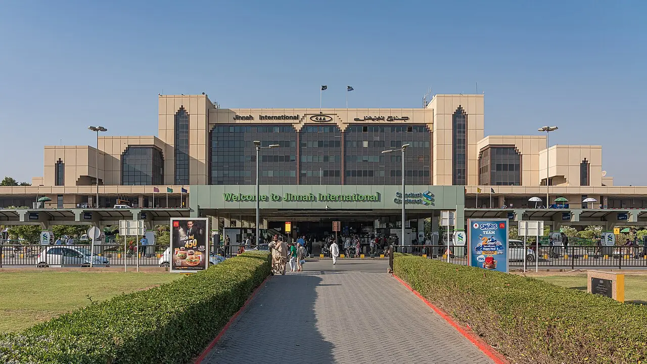 Международный аэропорт имени Джинны в Карачи