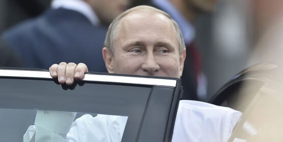 Когда у Путина спросили, что будет, если курс доллара преодолеет свой исторический максимум в 41 рубль, он прибегнул к своей любимой присказке про бабушку «с внешними половыми органами дедушки». Какой срок это был? Когда у Путина спросили, что будет, если курс доллара преодолеет свой исторический максимум в 41 рубль, он прибегнул к своей любимой присказке про бабушку «с внешними половыми органами дедушки». Какой срок это был?