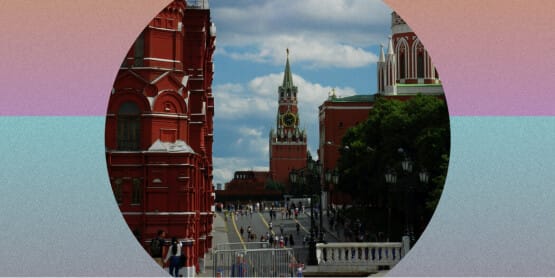 Понятно, что рядом с церковью не стоит оголяться. А если спустить штаны на Красной площади, но так, чтобы собор Василия Блаженного виден не был?
Понятно, что рядом с церковью не стоит оголяться. А если спустить штаны на Красной площади, но так, чтобы собор Василия Блаженного виден не был?