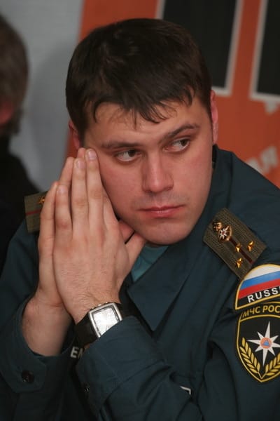 Григорий Юматов, брат Антона, он служит старшим лейтенантом в челябинском МЧС