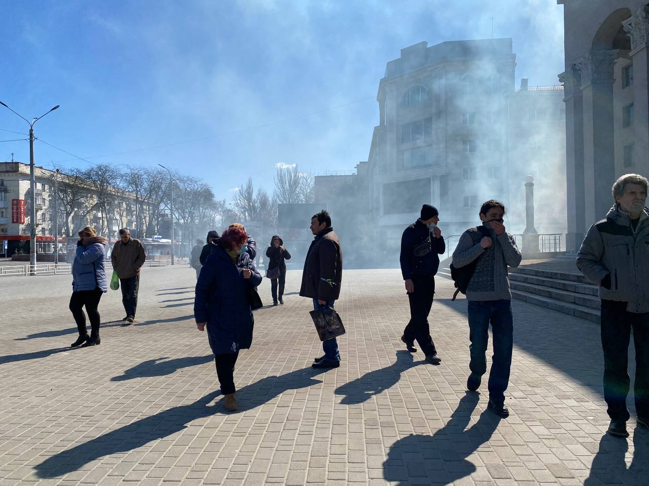 Светошумовые и газовые гранаты — спецсредства против участников митинга на площади Свободы.