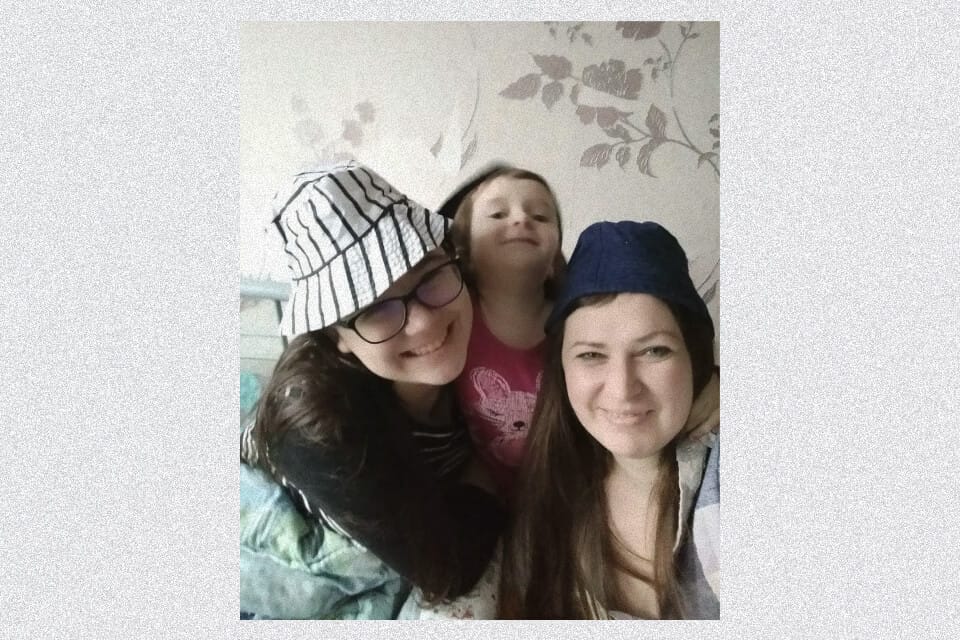 Оксана, Лейла и Михайлина Францевы, погибшие от удара по Днепру