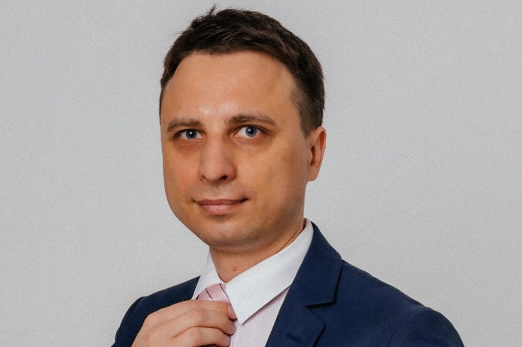 Максим Оленичев — адвокат, ведущий первое дело о демонстрации ЛГБТ-символики