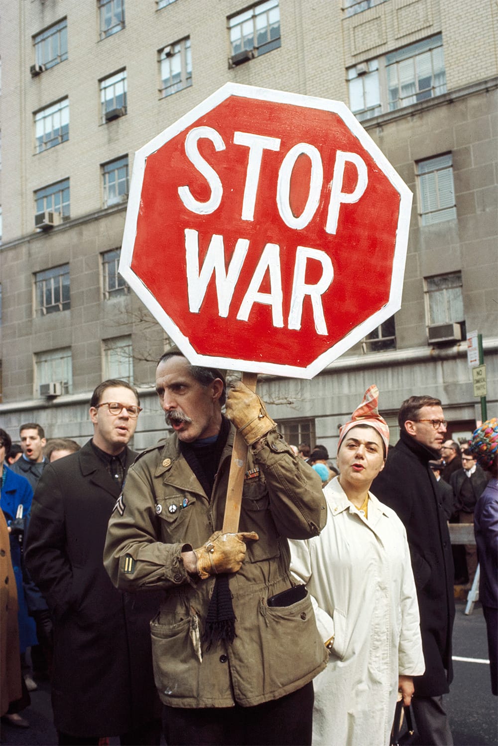 Антивоенная демонстрация на Пятой авеню, Нью-Йорк, апрель 1969 года