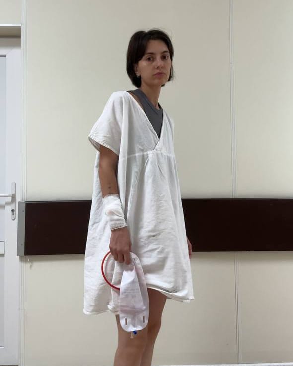 Донор яйцеклеток. В 2024 году 29-летняя Грэта Голикова решила стать донором яйцеклеток — так она хотела помочь женщинам с репродуктивными проблемами завести детей. В петербургской клинике ей провели процедуру по извлечению яйцеклеток (всего забрали 39), но вскоре после этого ей стало плохо. Врачи выяснили, что у нее разорвались яичники, Голикова потеряла много крови и едва выжила.