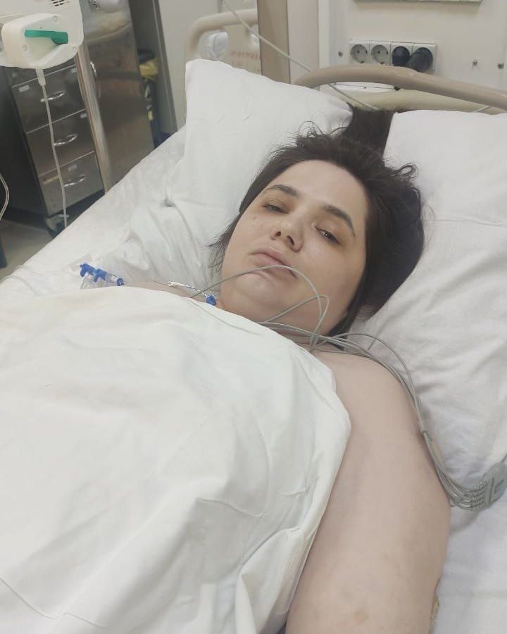 Врач назначил мне «Оземпик» и другие лекарства. Меня стало рвать даже от воды, и я неделю провела в реанимации.