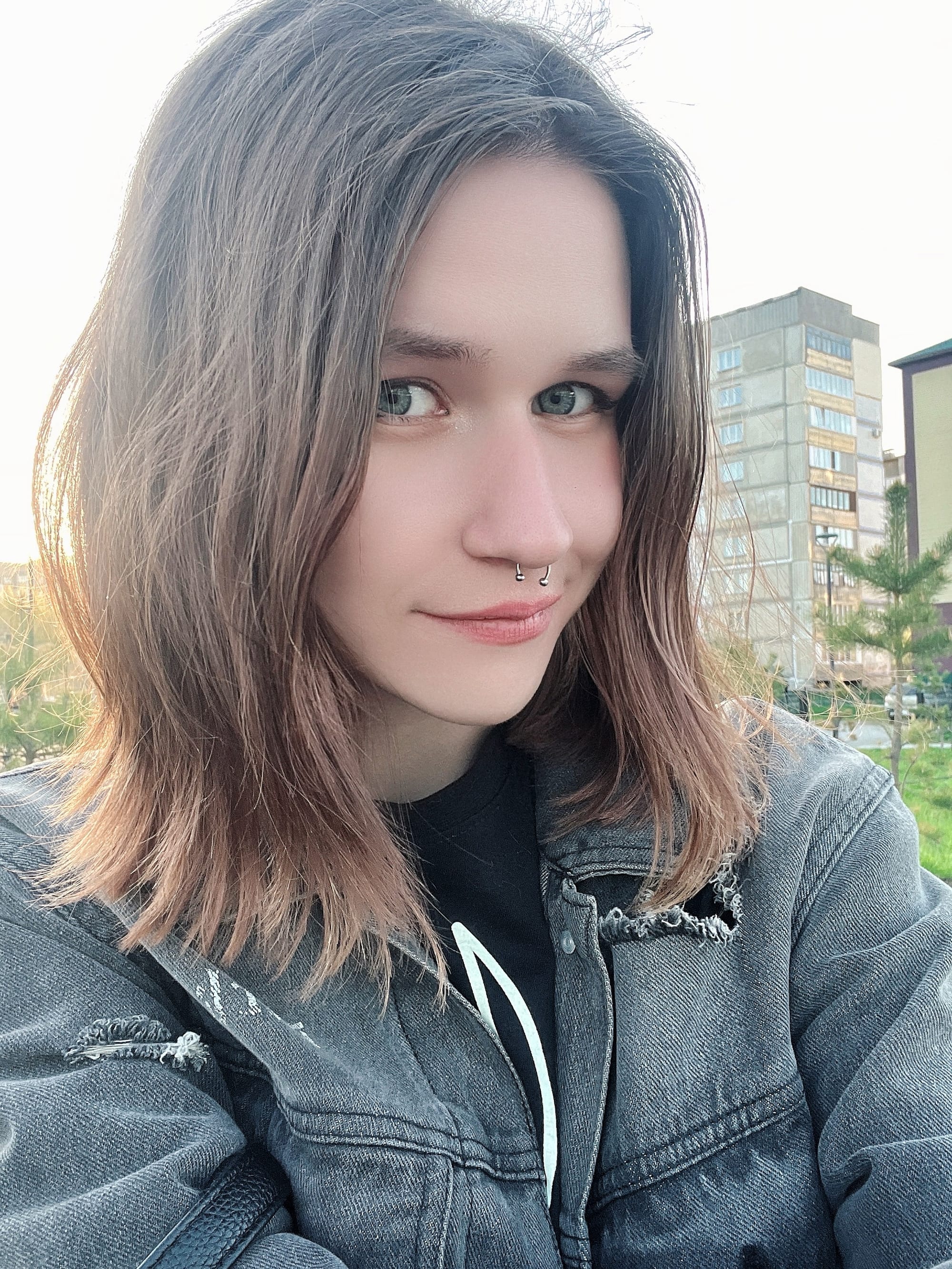 Я скрывала свою зависимость, а однажды чуть не умерла от передоза. Теперь я в завязке и помогаю «трудным» подросткам — «Холод».