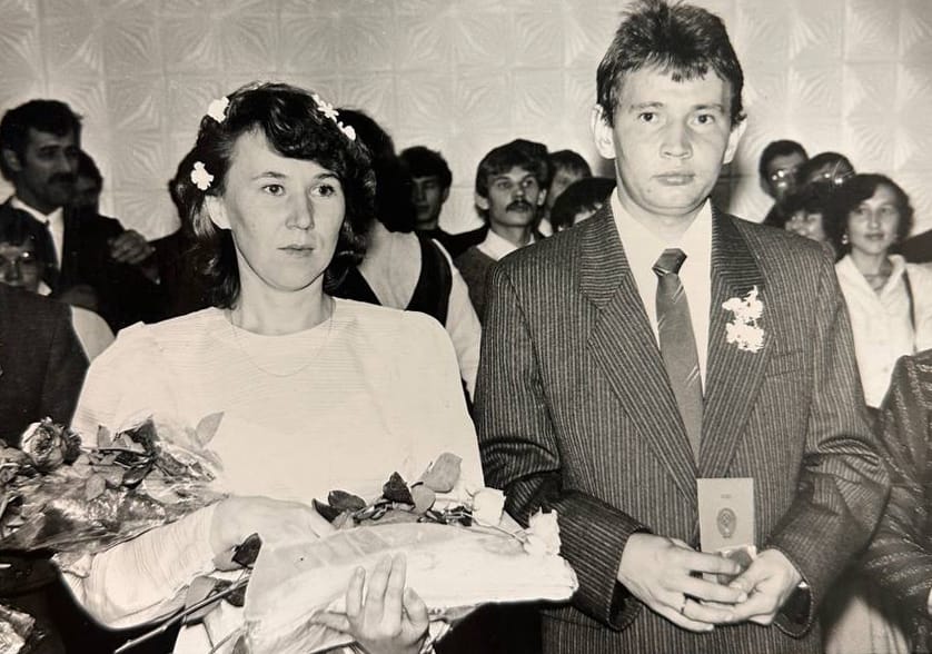 Мои родители глухие и я долго их стеснялась