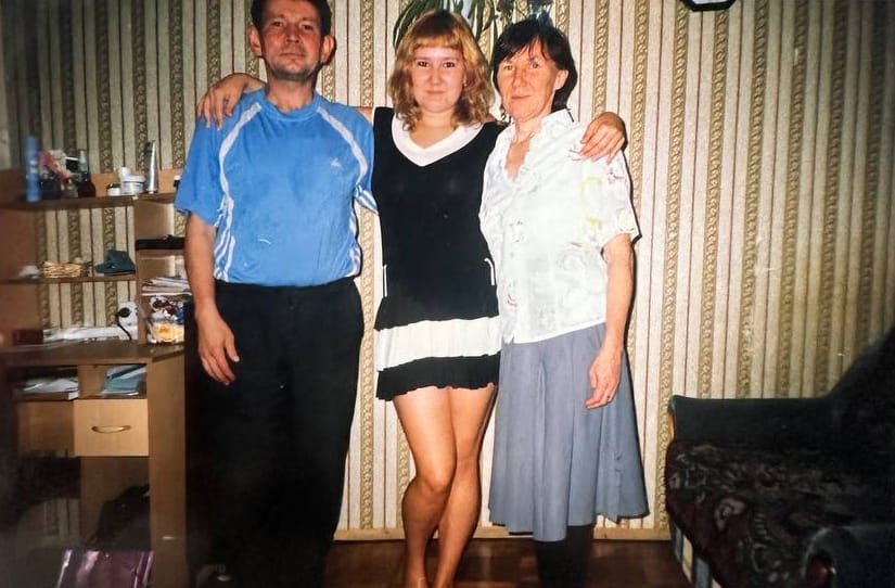 Мои родители глухие и я долго их стеснялась