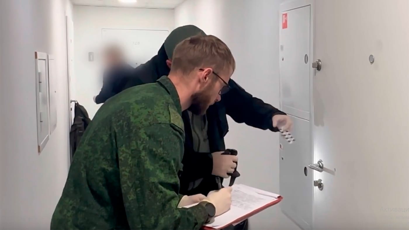 Следователи работают на месте преступления