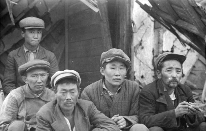 Калмыки в 1942 году.
