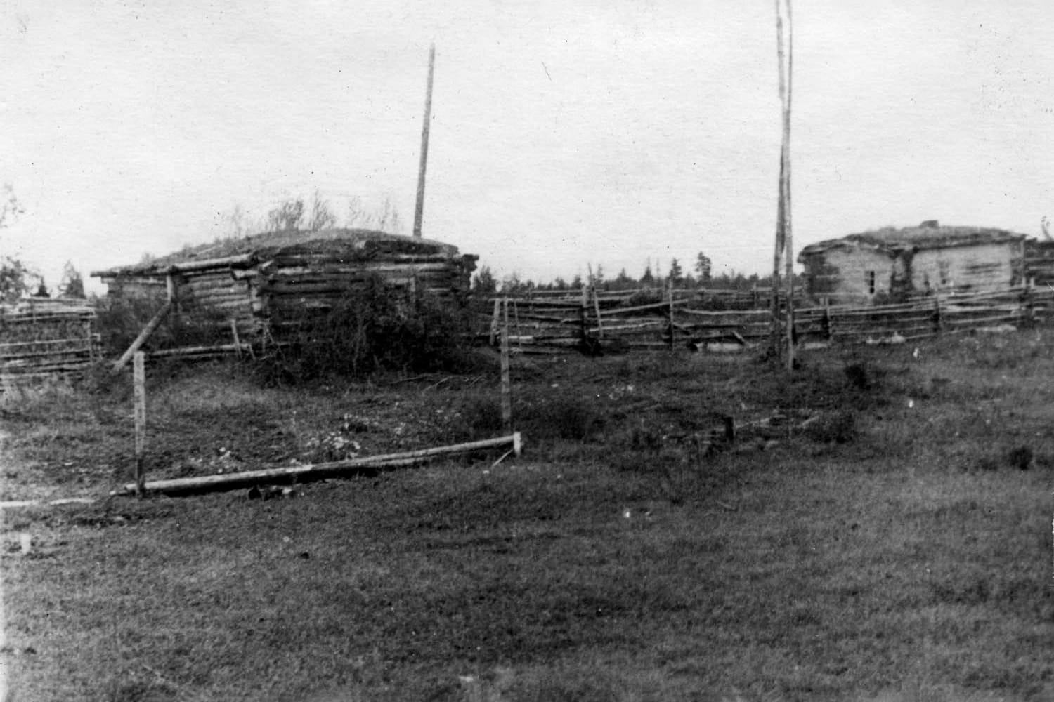 Дом семьи Вийумов в поселке Новосибирской области. Россия, 1940-е годы.