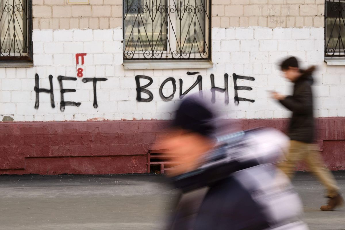 Аморальный, нарушающий нравственные нормы проступок