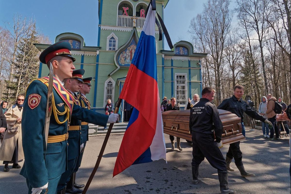 Семь случаев смертей российских топ-менеджеров за этот год
