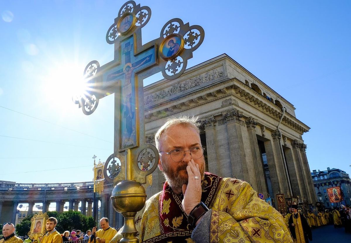 Милонов на крестном ходу