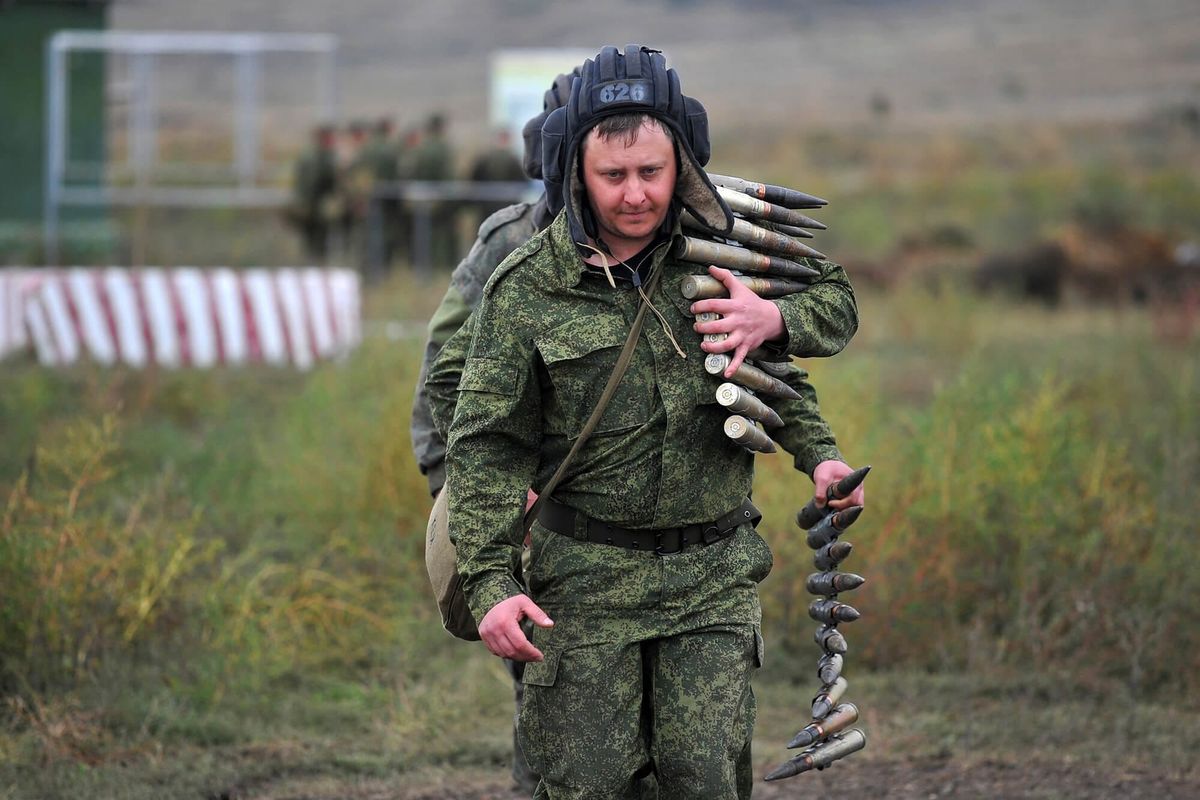 Ради чего военные крадут оружие из частей, где служат? Вот несколько реальных историй