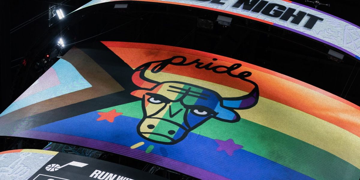 Американские хоккеисты из «Чикаго Блэкхокс» не поддержат ЛГБТ-акцию Pride Night