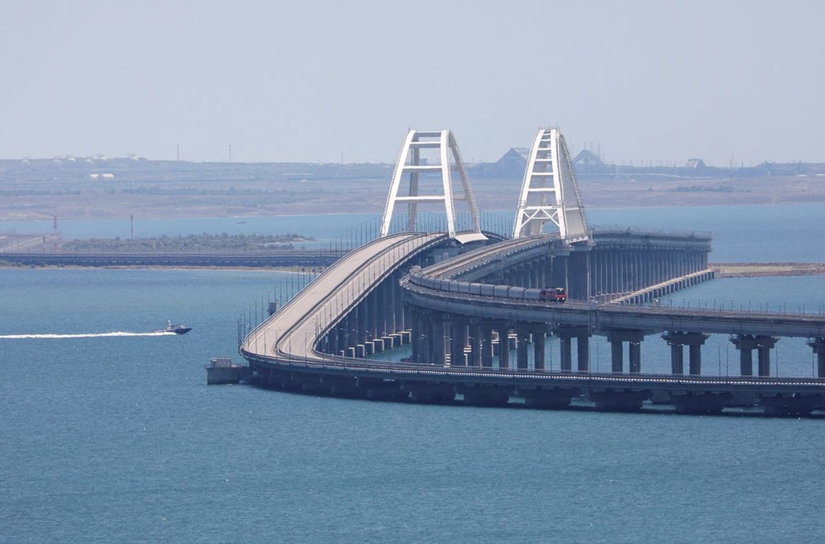 Крымский мост. Зачем ВСУ устраивает на него атаки?