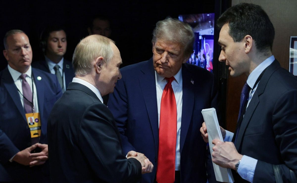 Путин и Трамп встретились на Аляске