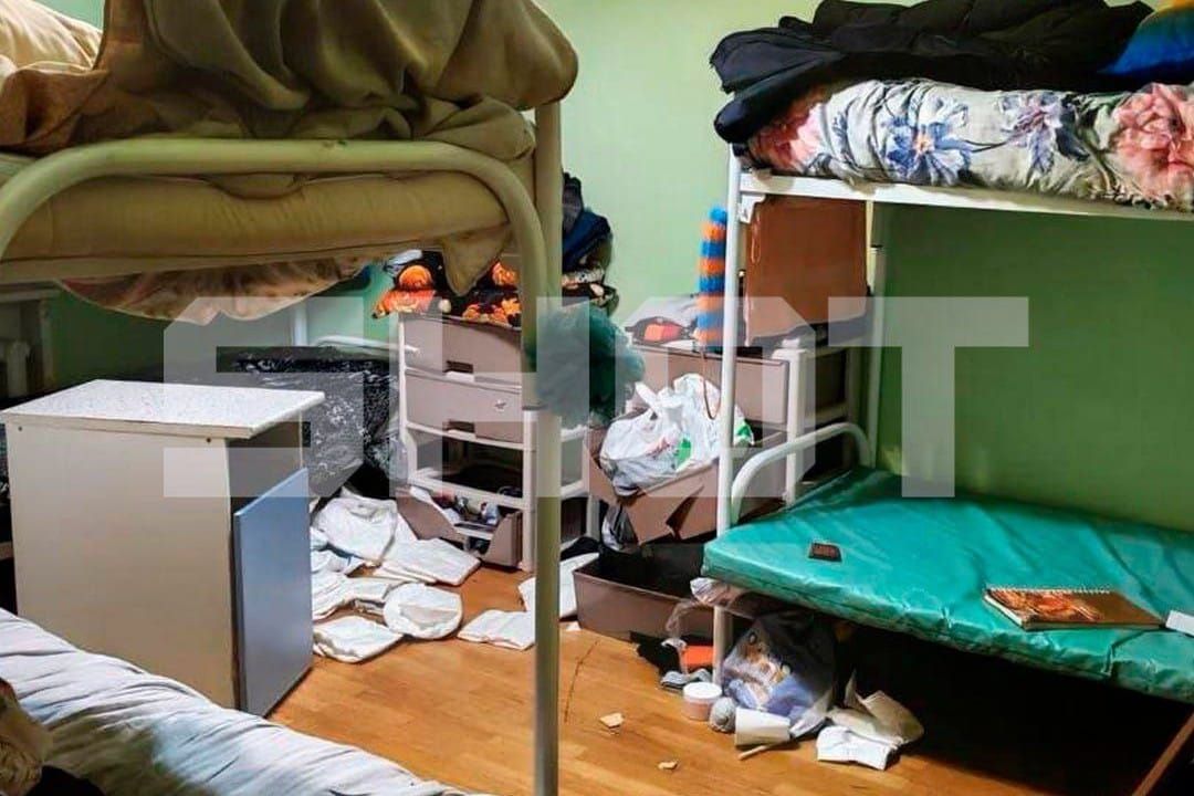 Работники подмосковных рехабов избивали детей и заставляли их есть собачий корм