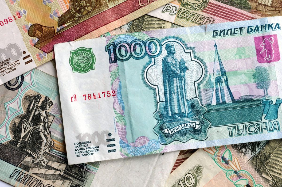 Рубль неожиданно укрепился к концу года