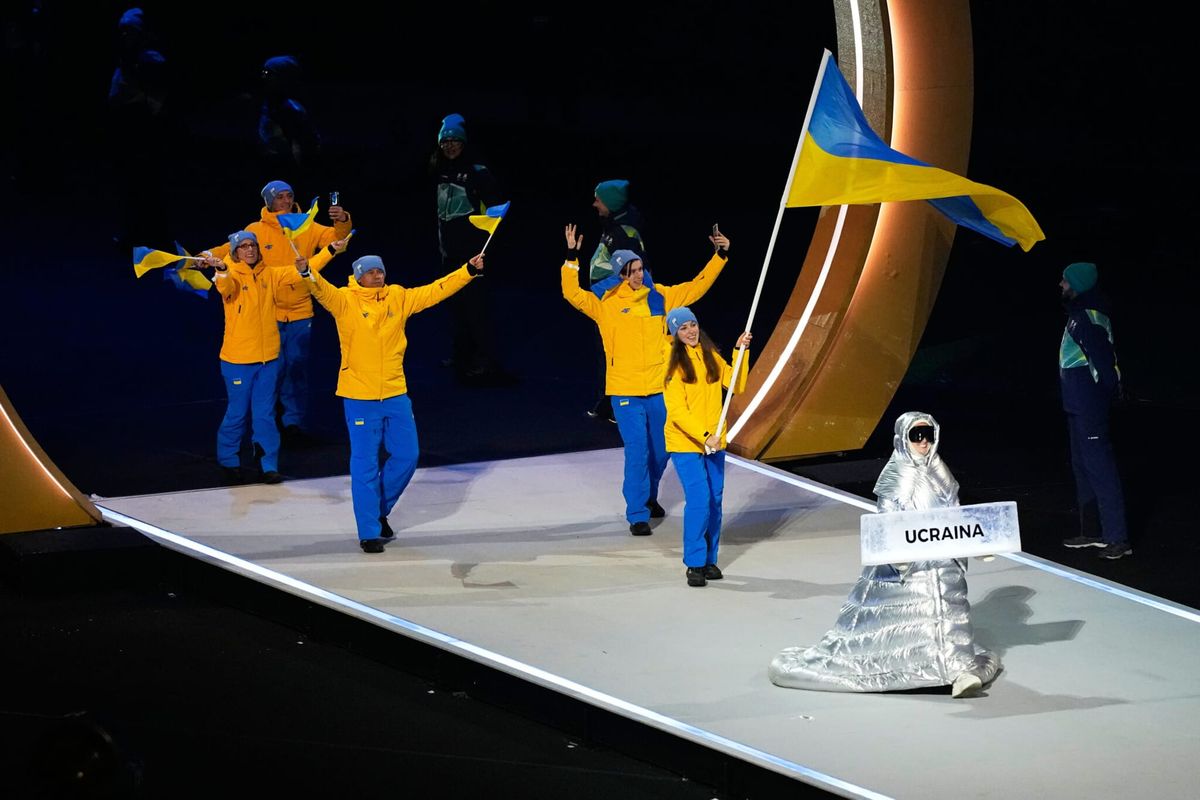 Россиянка вынесла табличку сборной Украины во время церемонии открытия Олимпиады