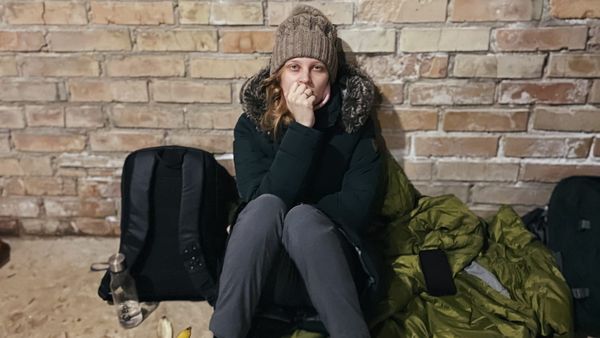 «На вокзале люди стучали, просили пустить в вагон. Но места не было, и поезд ехал дальше»