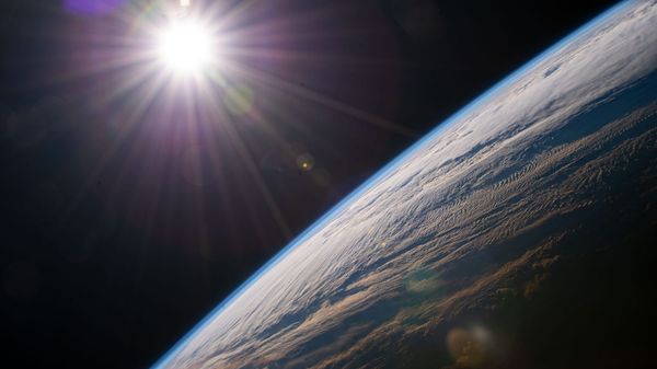 Больше трети россиян уверены, что Солнце крутится вокруг Земли