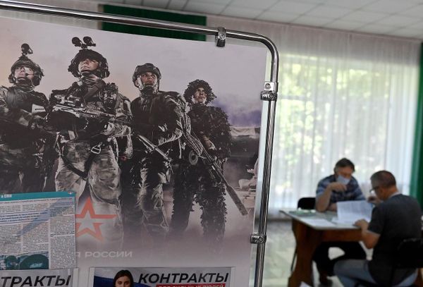 Спереди стрелять будут, сзади пердеть