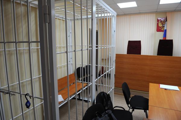 Зачем силовики постоянно заочно арестовывают тех, кого не могут поймать. Им что, нечем заняться?