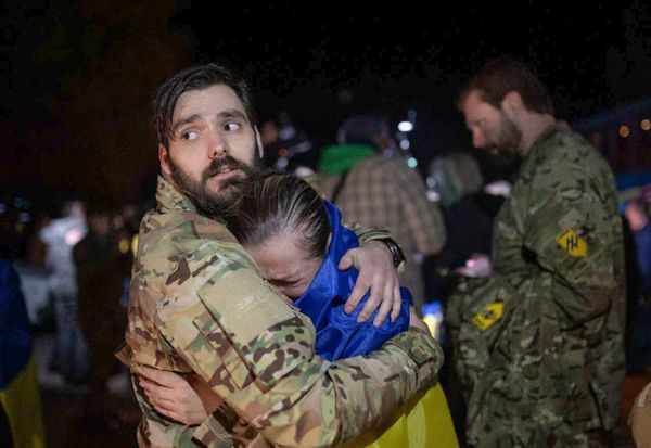 Сынок, вернешься — я тебе хлеба напеку сколько захочешь