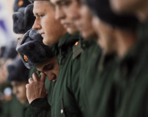 В России начали задерживать призывников. Их силой доставляют в военкоматы, чтобы отправить в армию