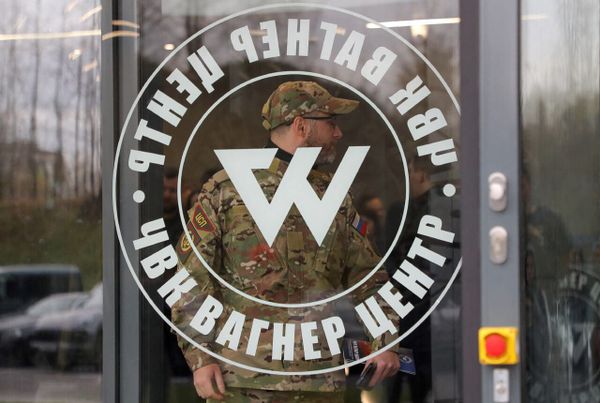 Как ЧВК «Вагнер» делает из заключенных «героев». Посмертно